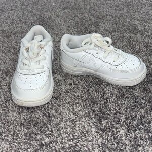 Toddler white Nike 7C